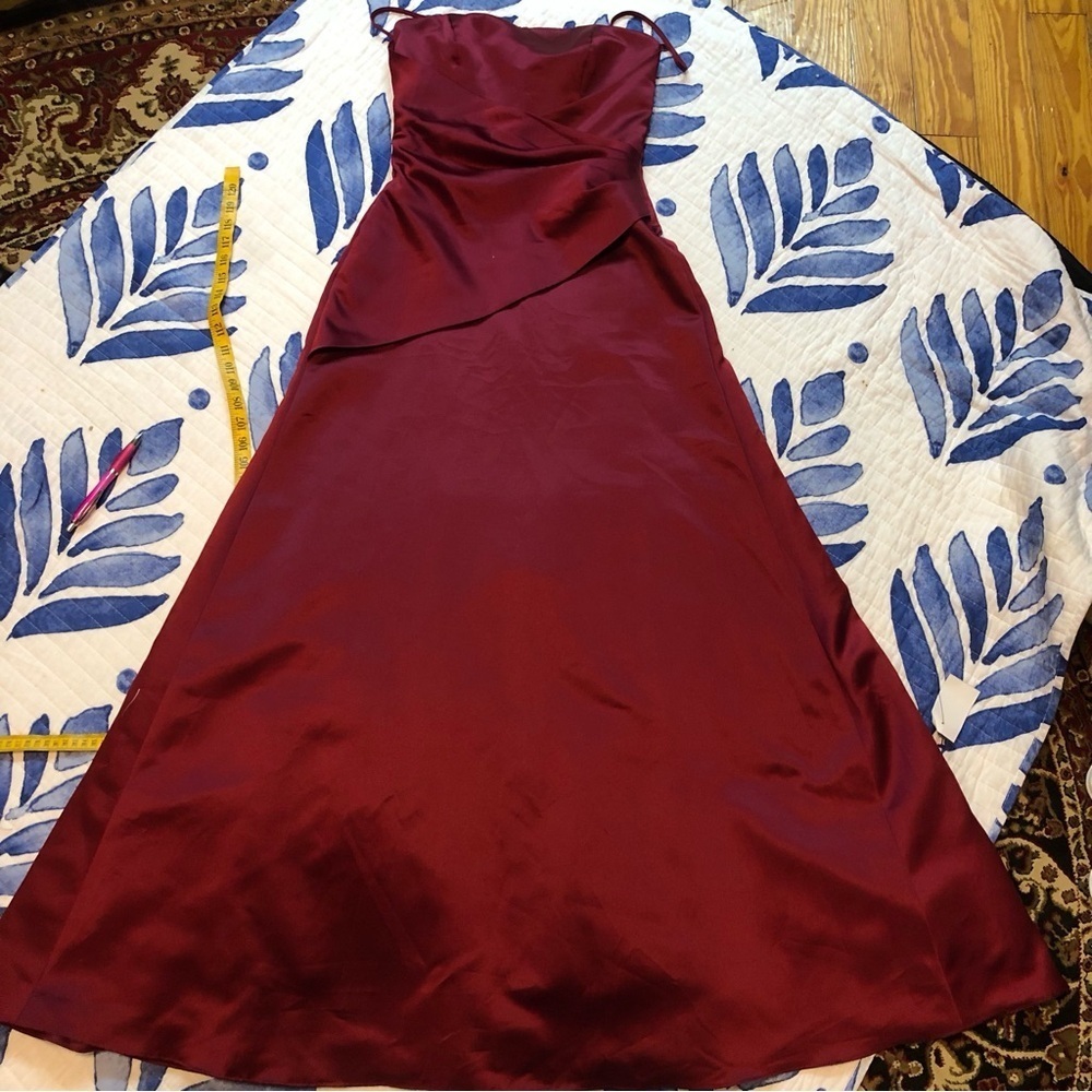 Elegant Burgundy Satin Evening Dress 6